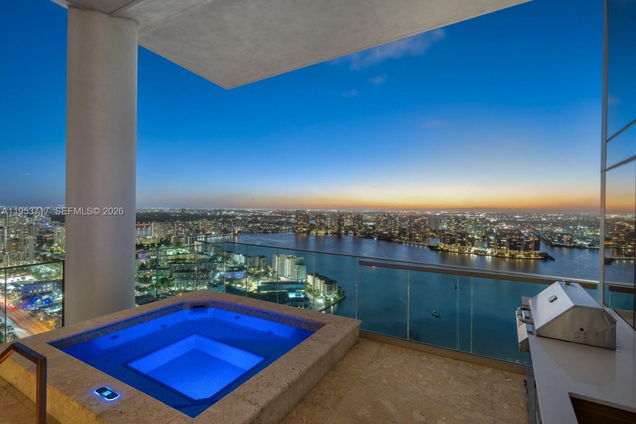 18501 Collins Ave , Unit 3704, Sunny Isles Beach, FL 33160 Photo