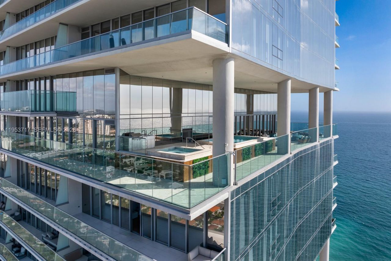 18501 Collins Ave , Unit 3704, Sunny Isles Beach, FL 33160 Photo