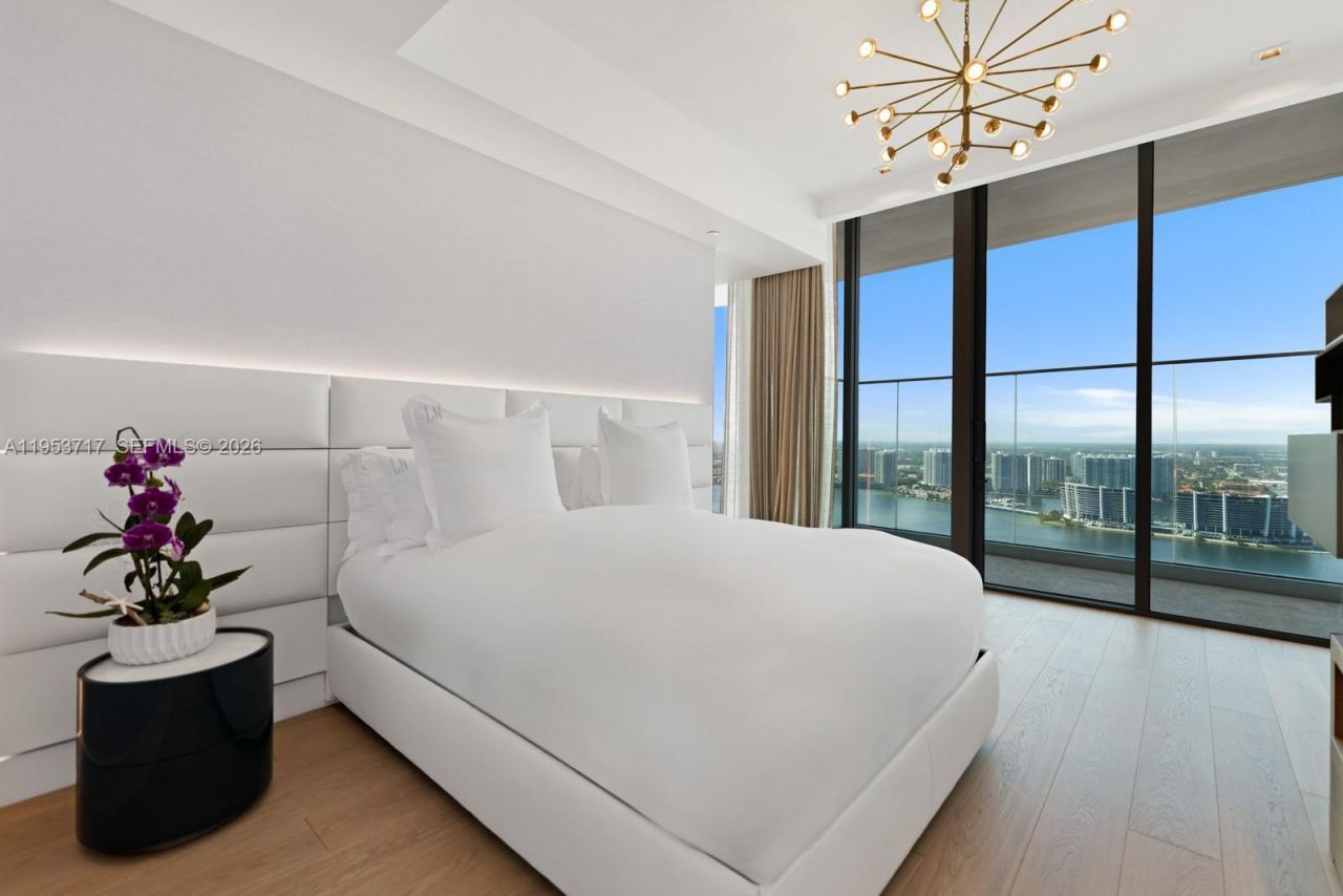 18501 Collins Ave , Unit 3704, Sunny Isles Beach, FL 33160 Photo