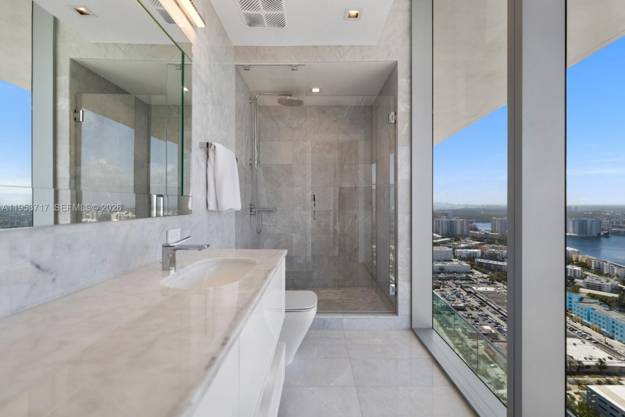 18501 Collins Ave , Unit 3704, Sunny Isles Beach, FL 33160 Photo