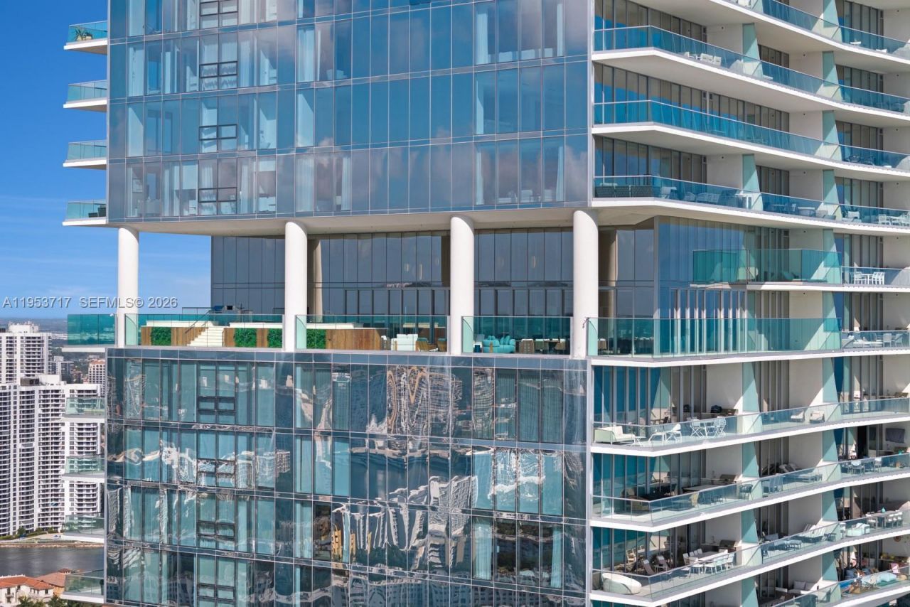 18501 Collins Ave , Unit 3704, Sunny Isles Beach, FL 33160 Photo