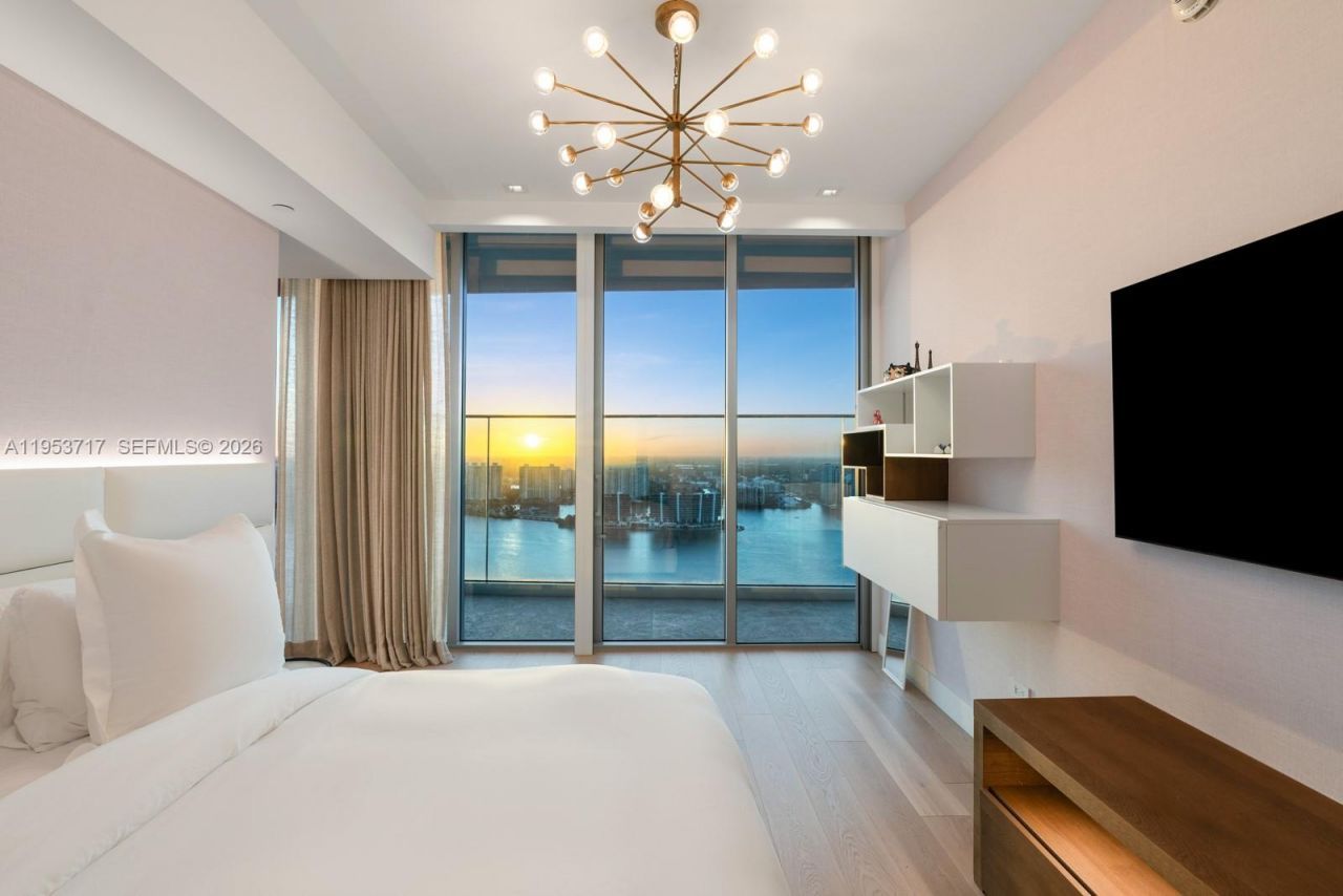 18501 Collins Ave , Unit 3704, Sunny Isles Beach, FL 33160 Photo