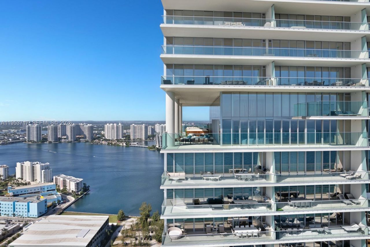 18501 Collins Ave , Unit 3704, Sunny Isles Beach, FL 33160 Photo
