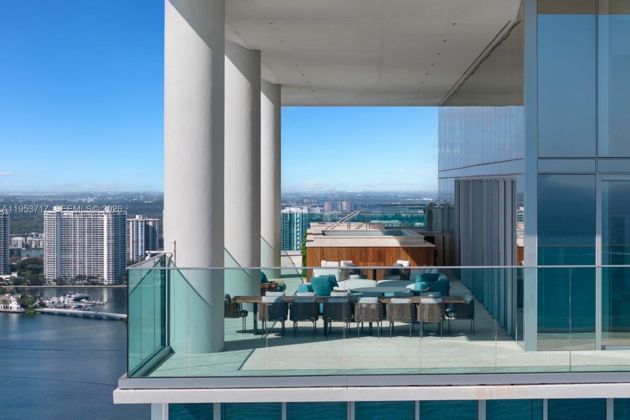 18501 Collins Ave , Unit 3704, Sunny Isles Beach, FL 33160 Photo