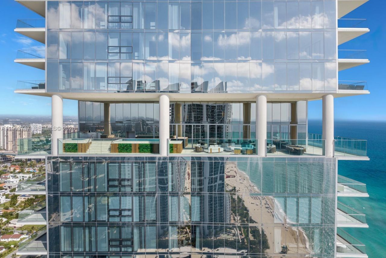 18501 Collins Ave , Unit 3704, Sunny Isles Beach, FL 33160 Photo