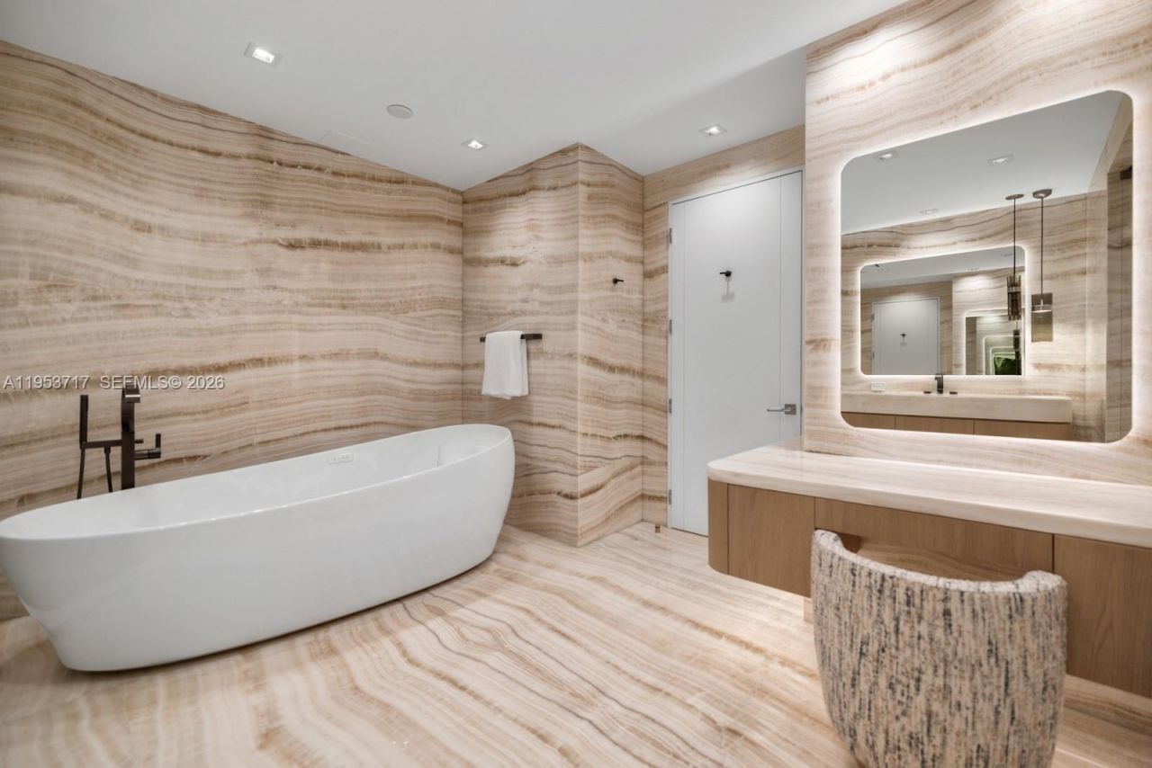 18501 Collins Ave , Unit 3704, Sunny Isles Beach, FL 33160 Photo