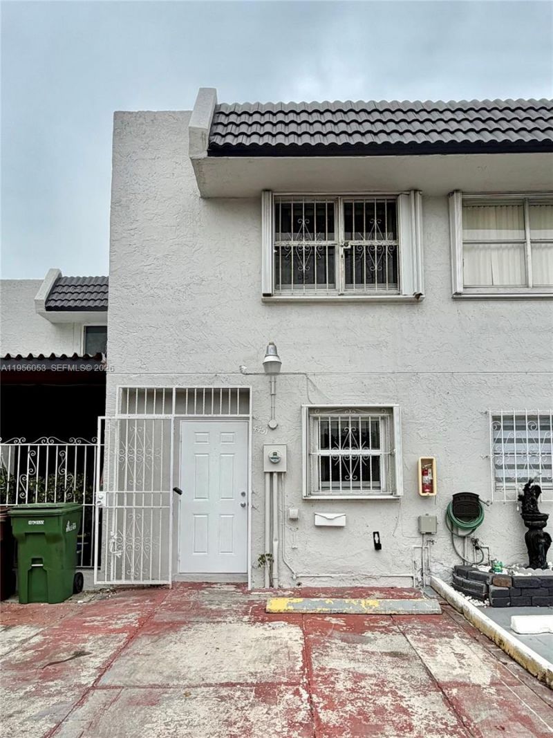 4451 W 10th Ln, Unit 22, Hialeah, FL 33012 Photo