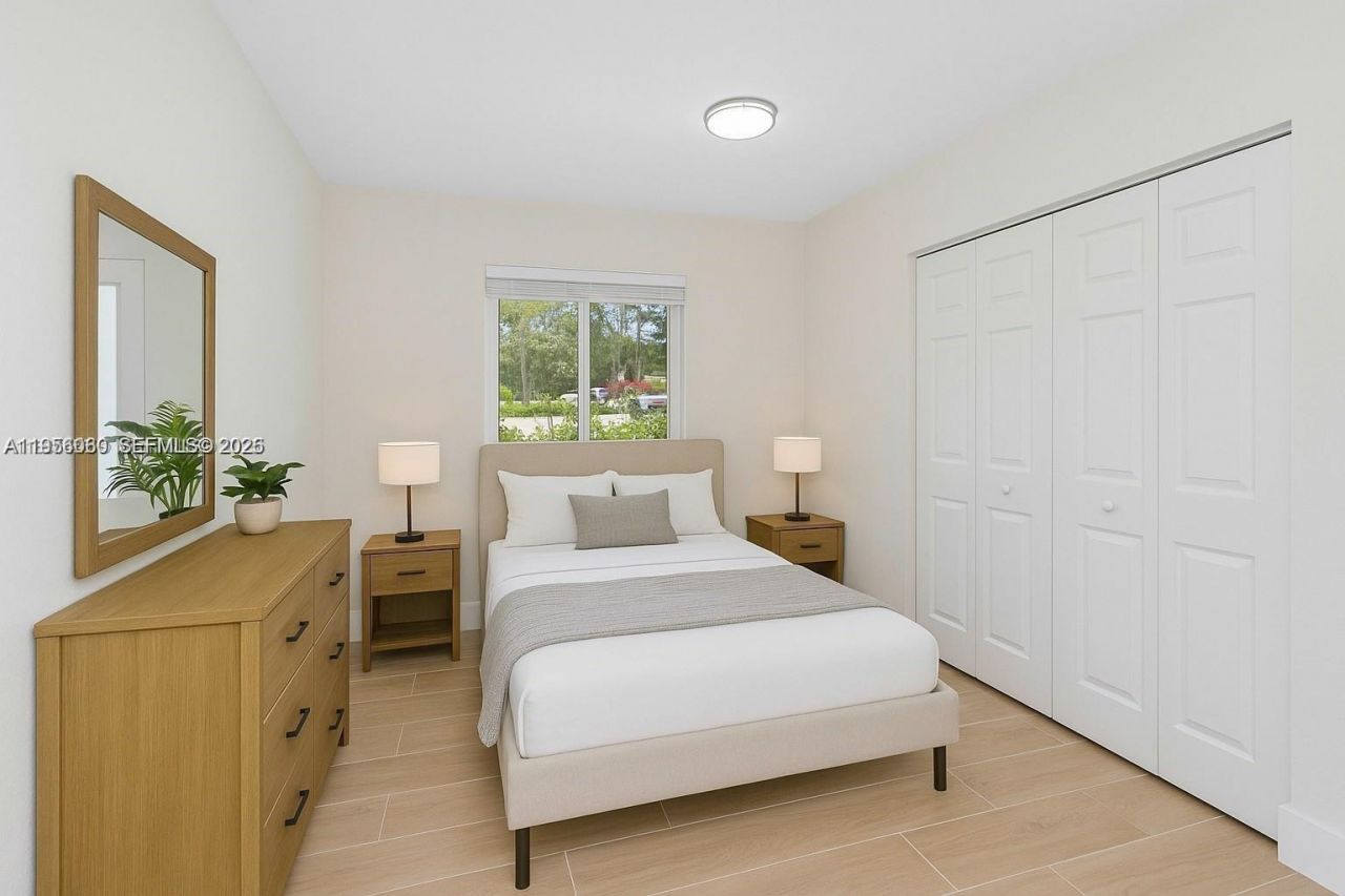 990 NE 159th St, North Miami Beach, FL 33162 Photo