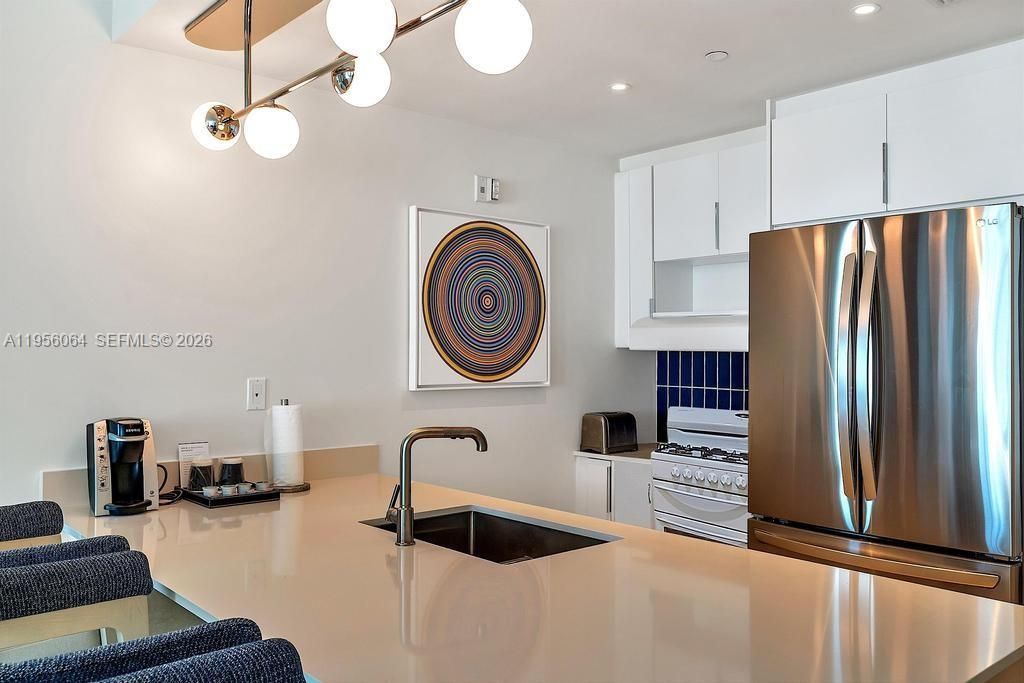 4401 Collins Ave , Unit 1712, Miami Beach, FL 33140 Photo