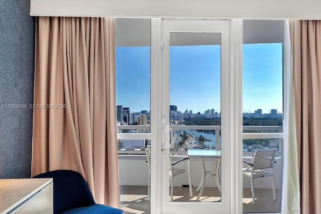 4401 Collins Ave , Unit 1712, Miami Beach, FL 33140 Photo