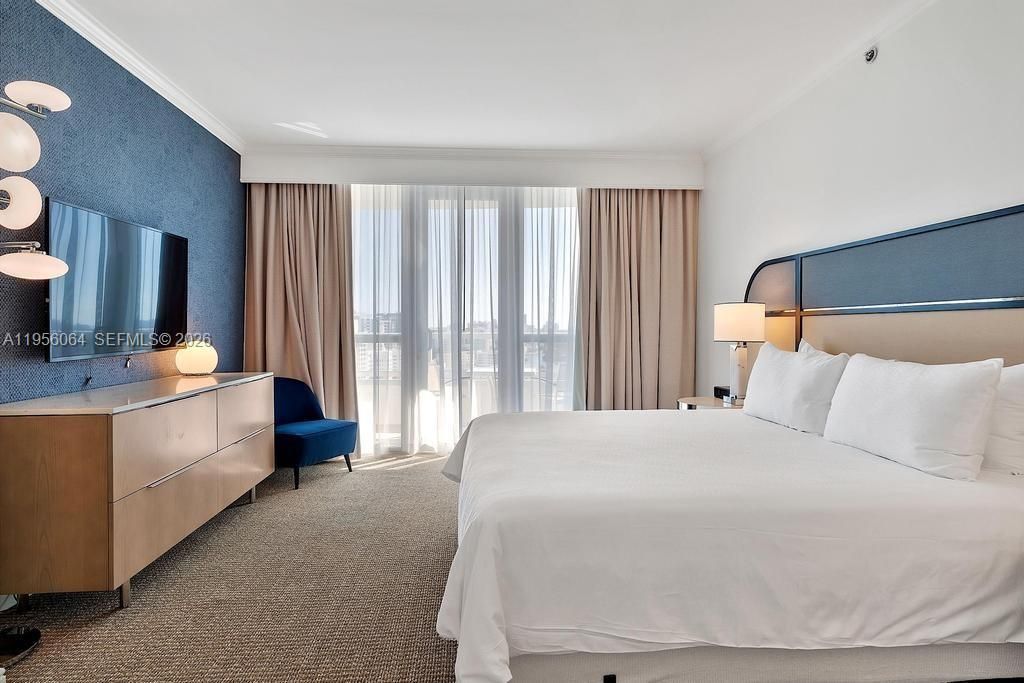 4401 Collins Ave , Unit 1712, Miami Beach, FL 33140 Photo