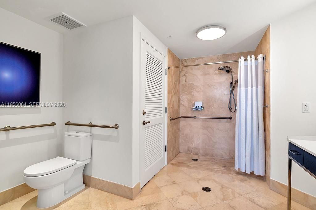 4401 Collins Ave , Unit 1712, Miami Beach, FL 33140 Photo