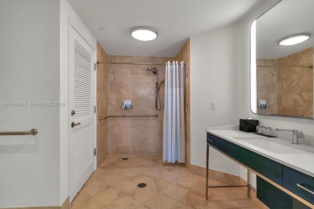 4401 Collins Ave , Unit 1712, Miami Beach, FL 33140 Photo