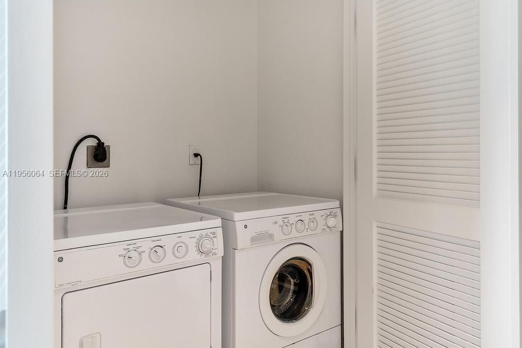 4401 Collins Ave , Unit 1712, Miami Beach, FL 33140 Photo