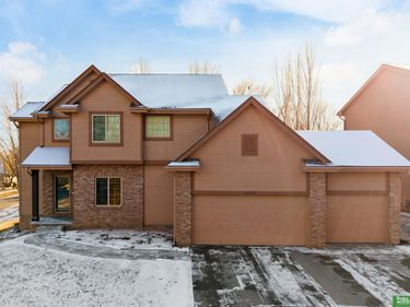 16355 Y Street, Omaha, NE 68135