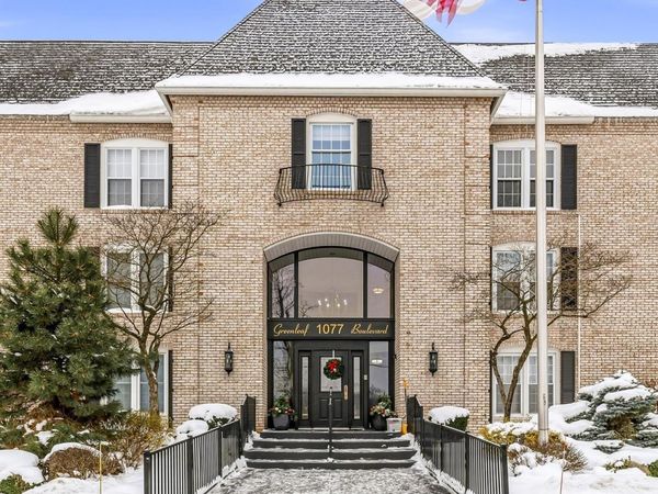 1077 Greenleaf Boulevard, Unit 216, Elkhart, IN 46514