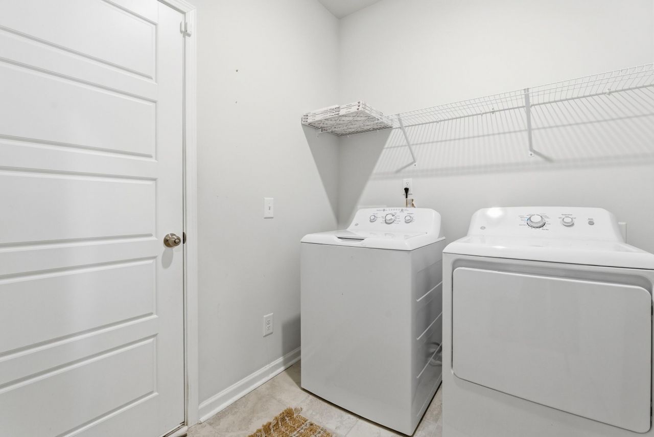 285 Firewheel Court Photo 16