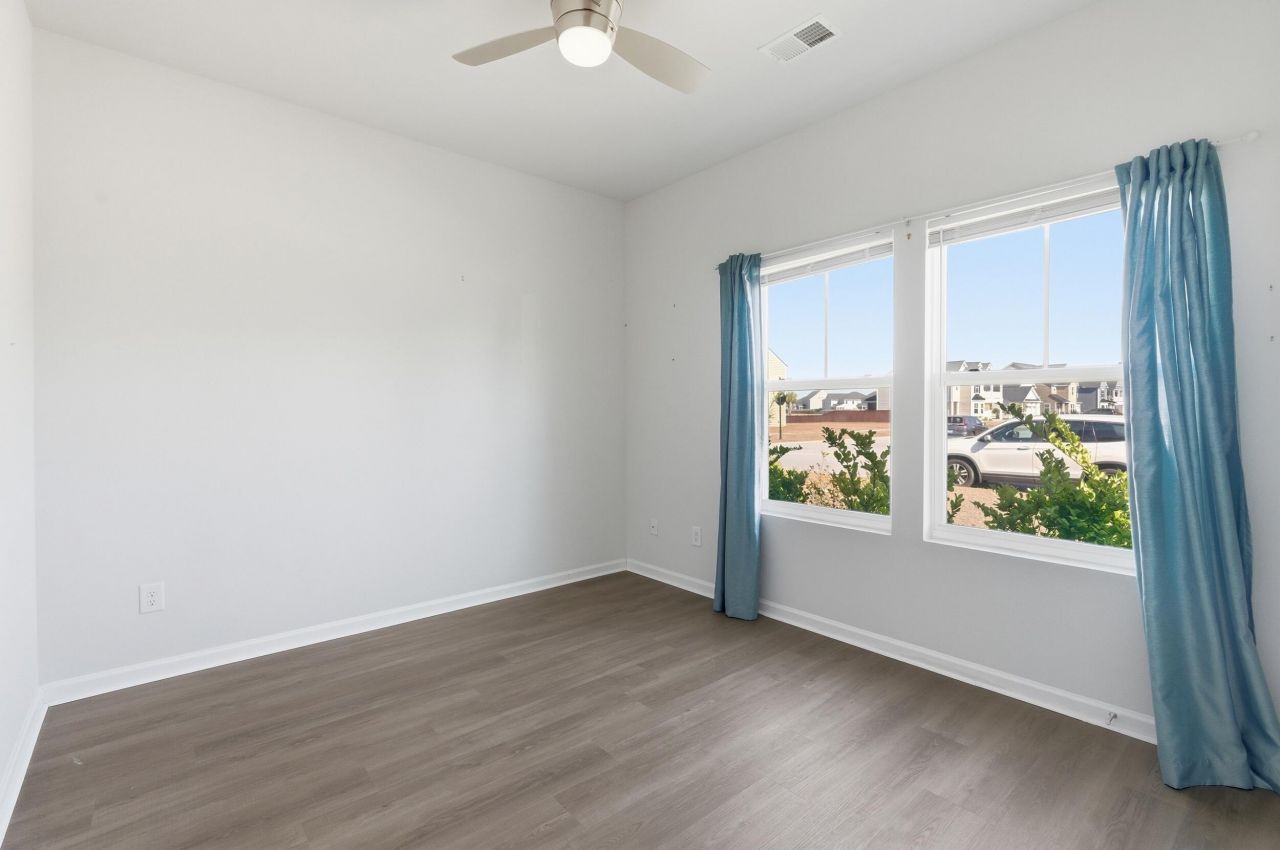 285 Firewheel Court Photo 17