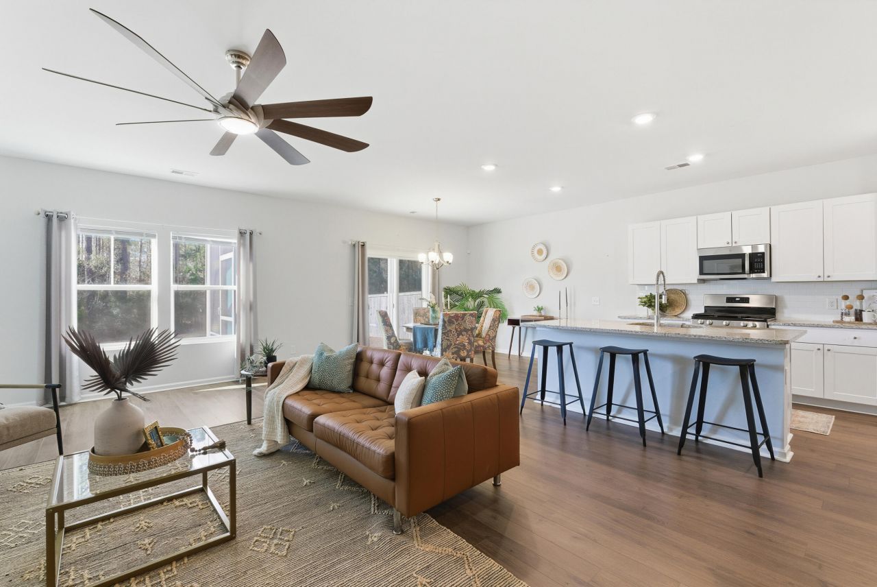 285 Firewheel Court Photo 4