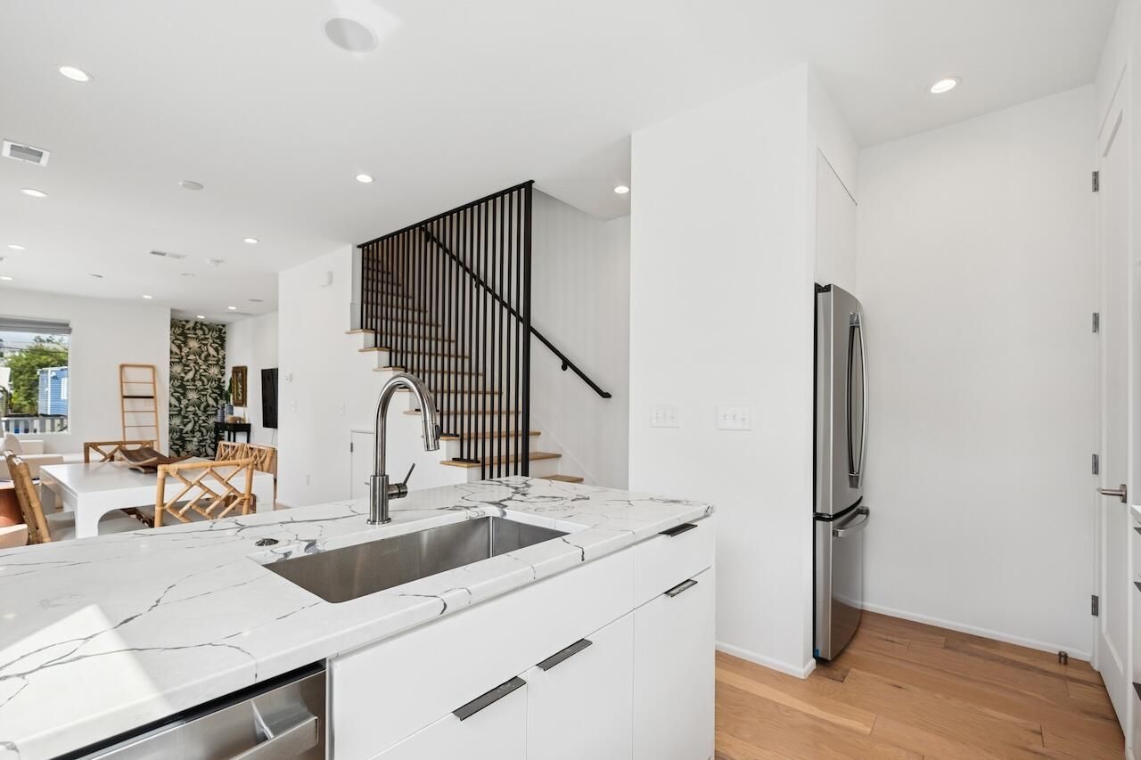 199 Fishburne Street Photo 10