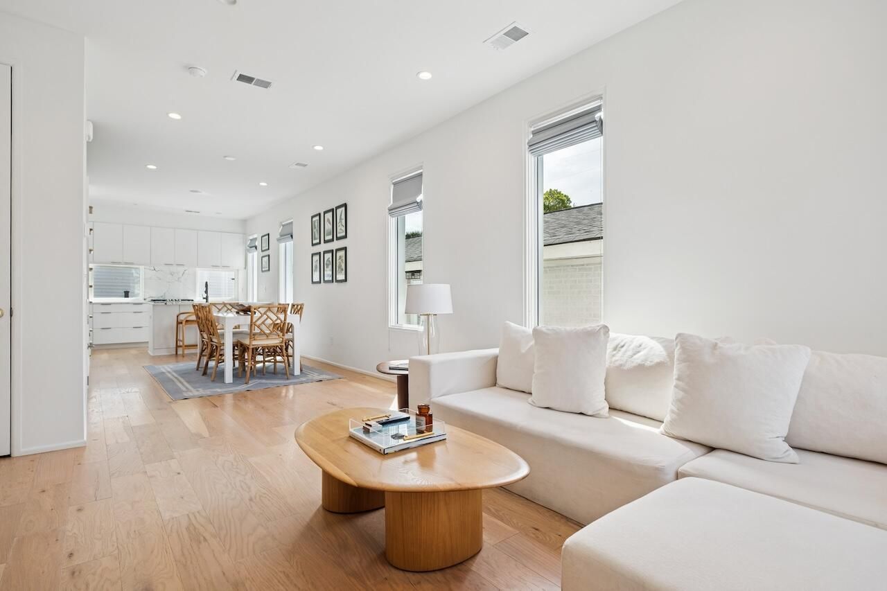 199 Fishburne Street Photo 5