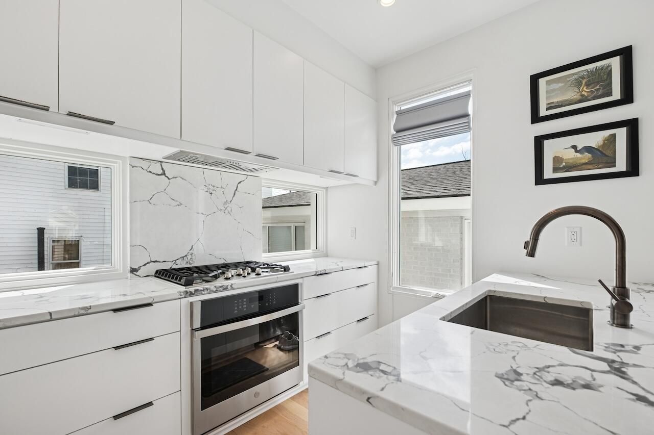 199 Fishburne Street Photo 9