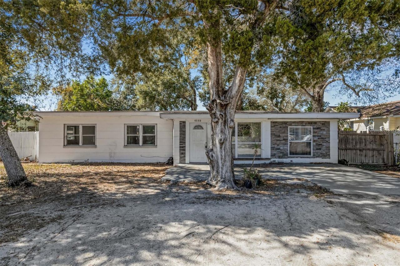 4560 68th Street N, Saint Petersburg, FL 33709 Main Photo