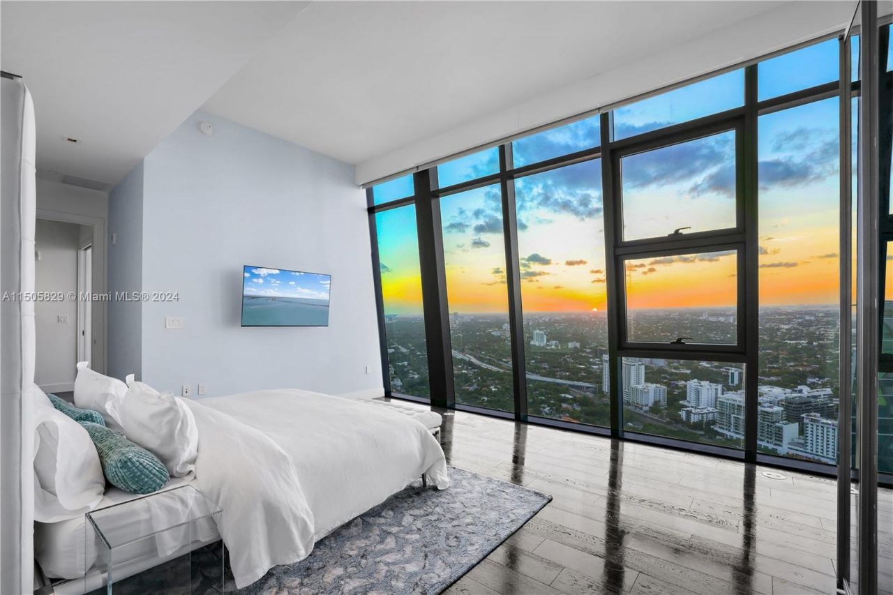 1451 Brickell Ave , Unit 4902, Miami, FL 33131 Photo