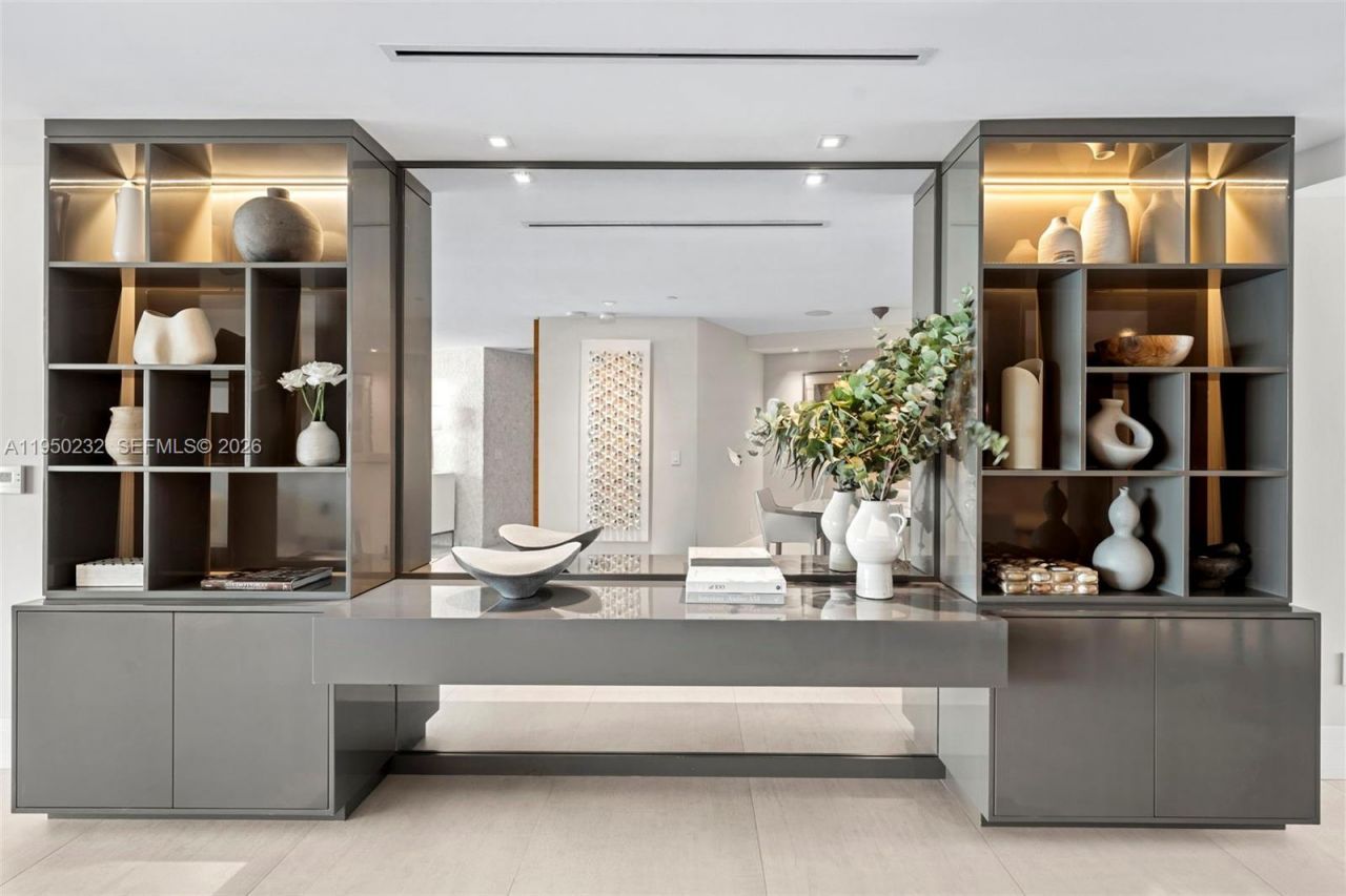 1000 S Pointe Dr, Unit 2802, Miami Beach, FL 33139 Photo