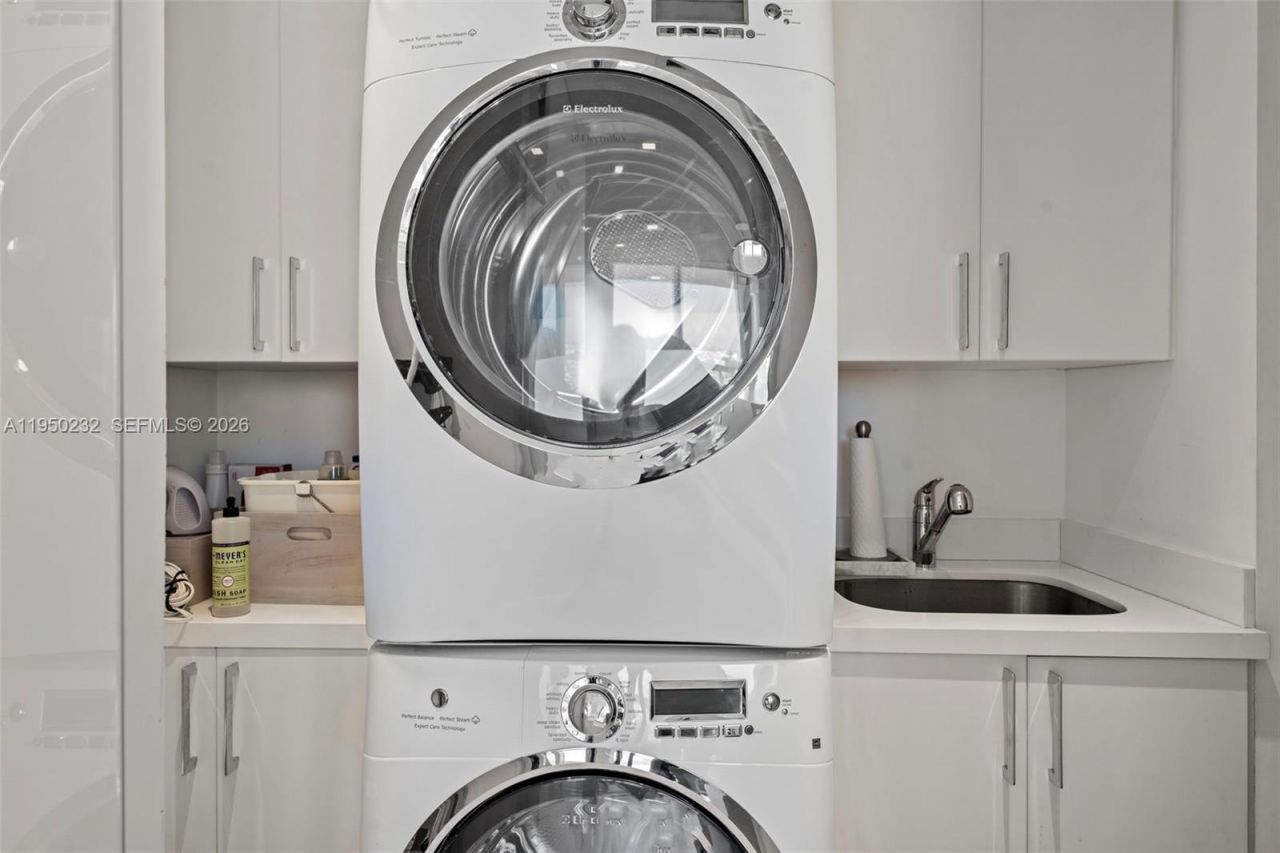 1000 S Pointe Dr, Unit 2802, Miami Beach, FL 33139 Photo