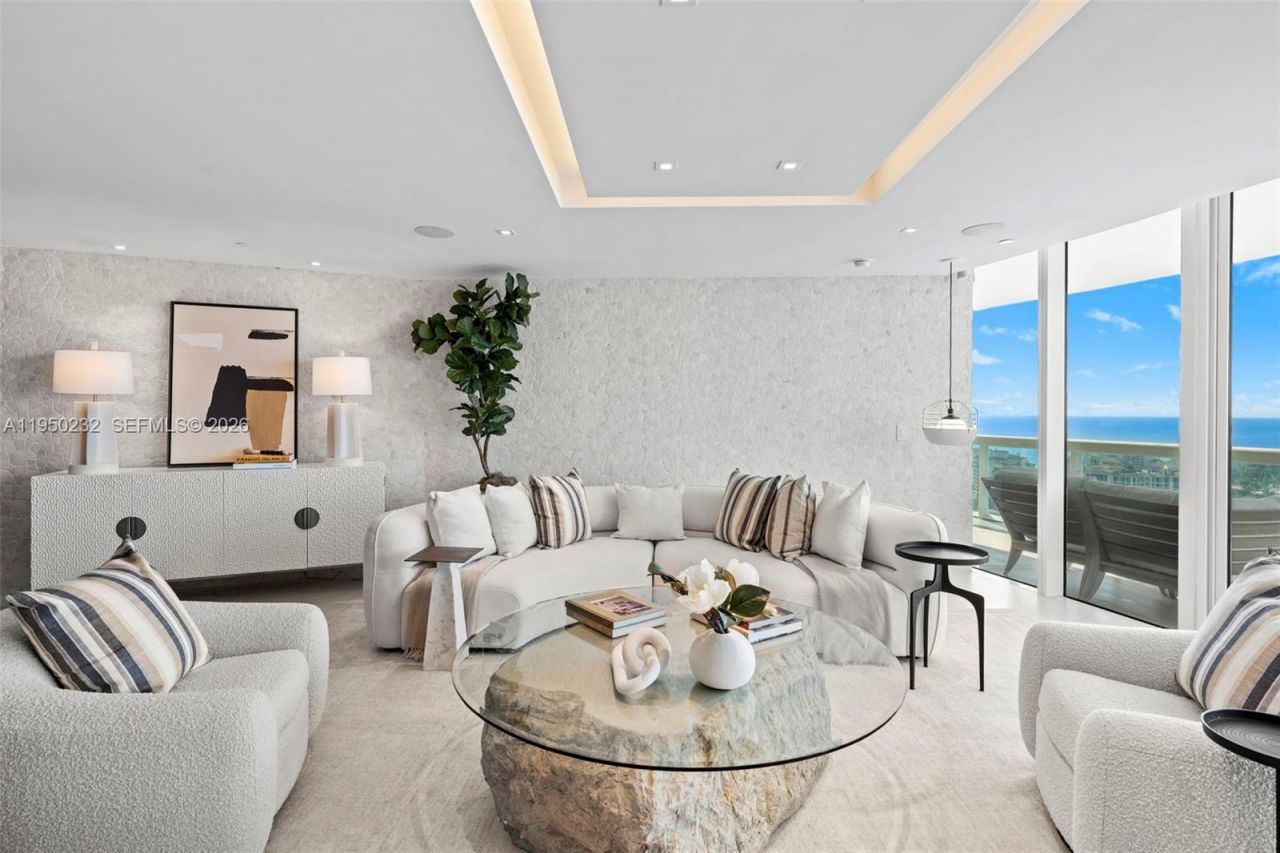 1000 S Pointe Dr, Unit 2802, Miami Beach, FL 33139 Photo