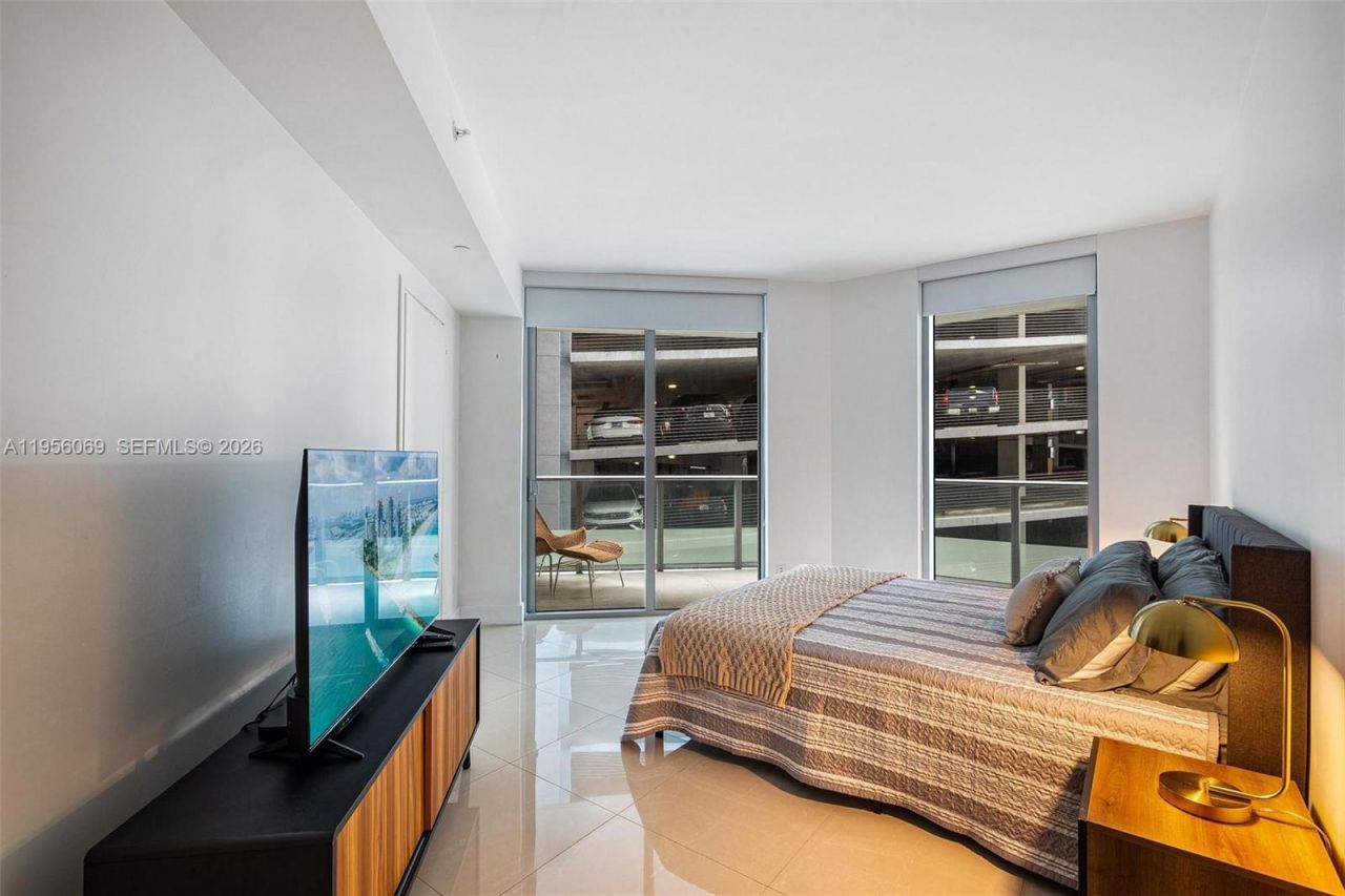 1300 Brickell Bay Dr , Unit 700, Miami, FL 33131 Photo