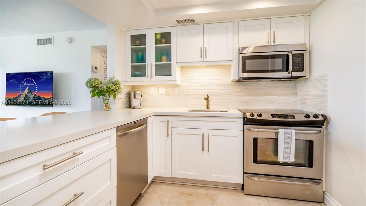 555 Crandon Blvd , Unit 71, Key Biscayne, FL 33149 Photo