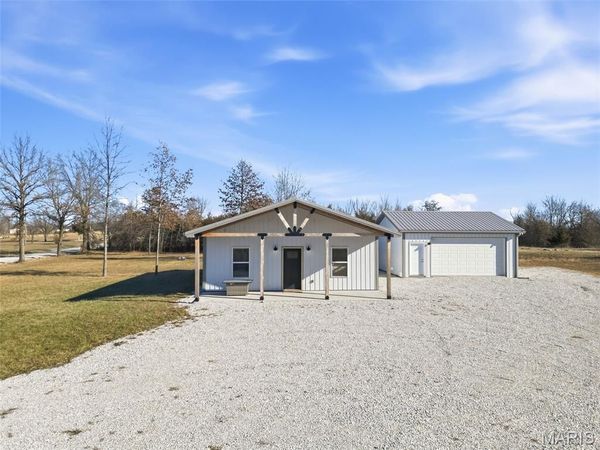 40115 Washington Lane, Perry, MO 63462
