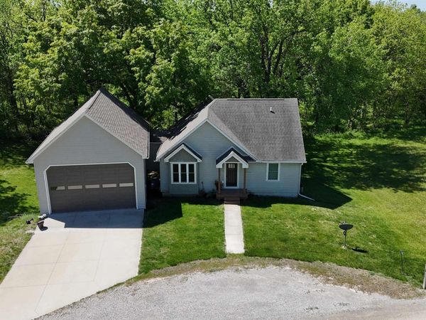 17587 Lakeshore Drive, Moravia, IA 52574