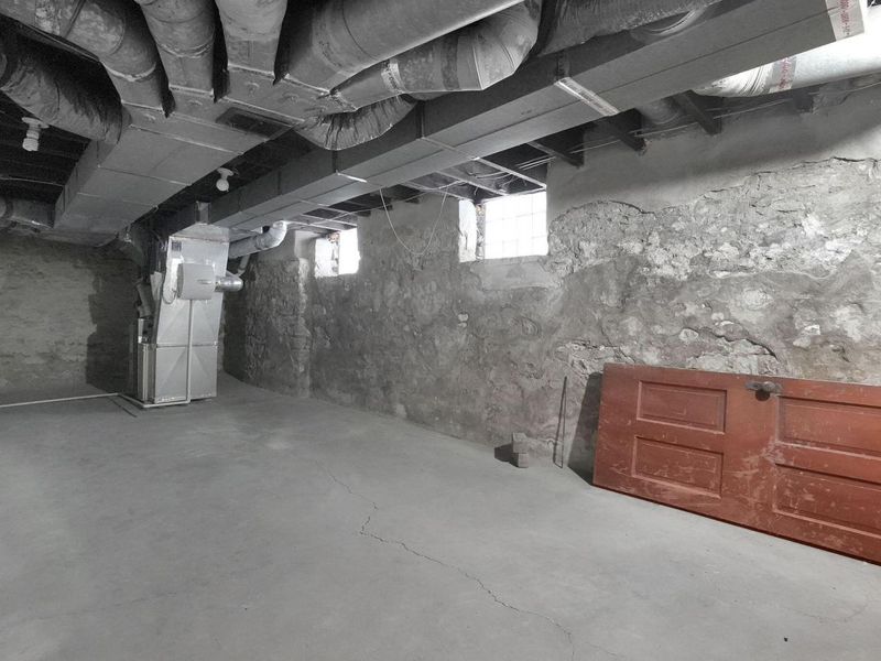 325 W 6th Avenue, Columbus, OH 43201 Photo 17