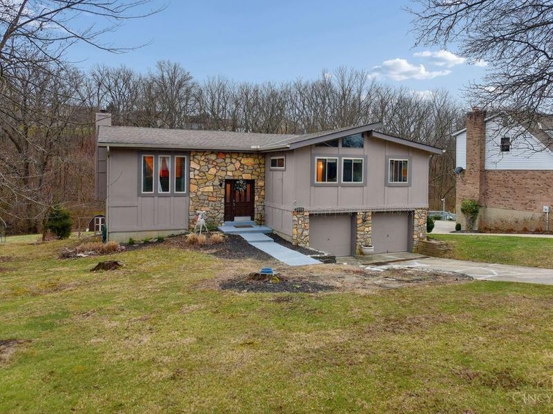 3899 Ridgedale Drive, Cincinnati, OH 45247 Photo 2