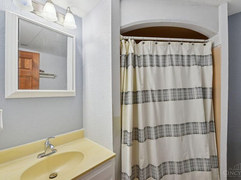 3899 Ridgedale Drive, Cincinnati, OH 45247 Photo 27