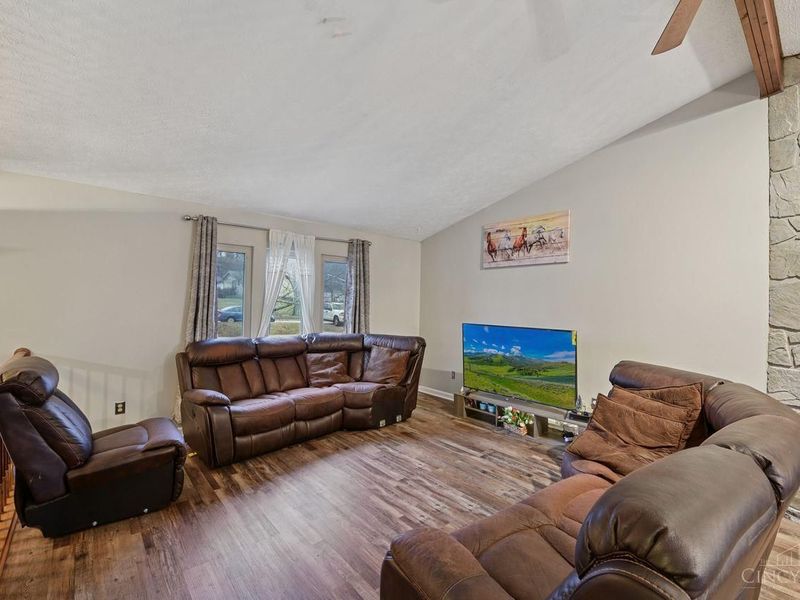 3899 Ridgedale Drive, Cincinnati, OH 45247 Photo 4