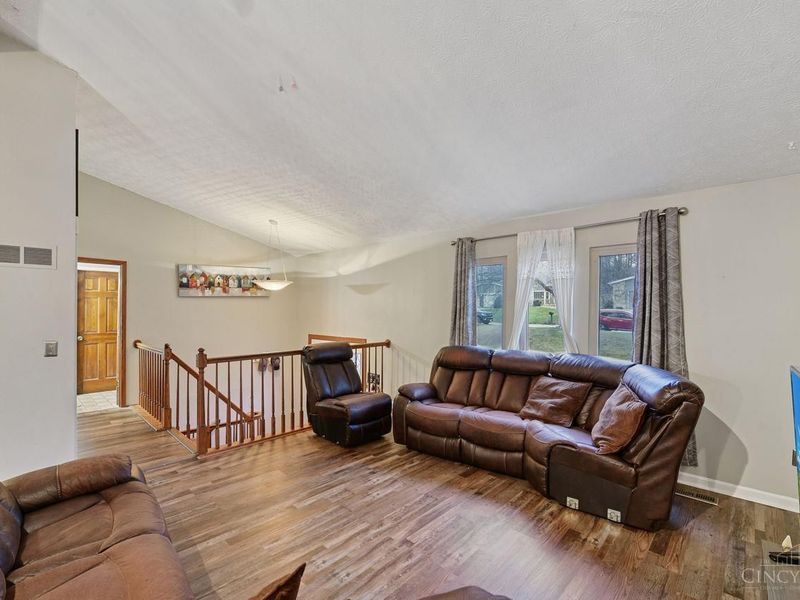 3899 Ridgedale Drive, Cincinnati, OH 45247 Photo 6