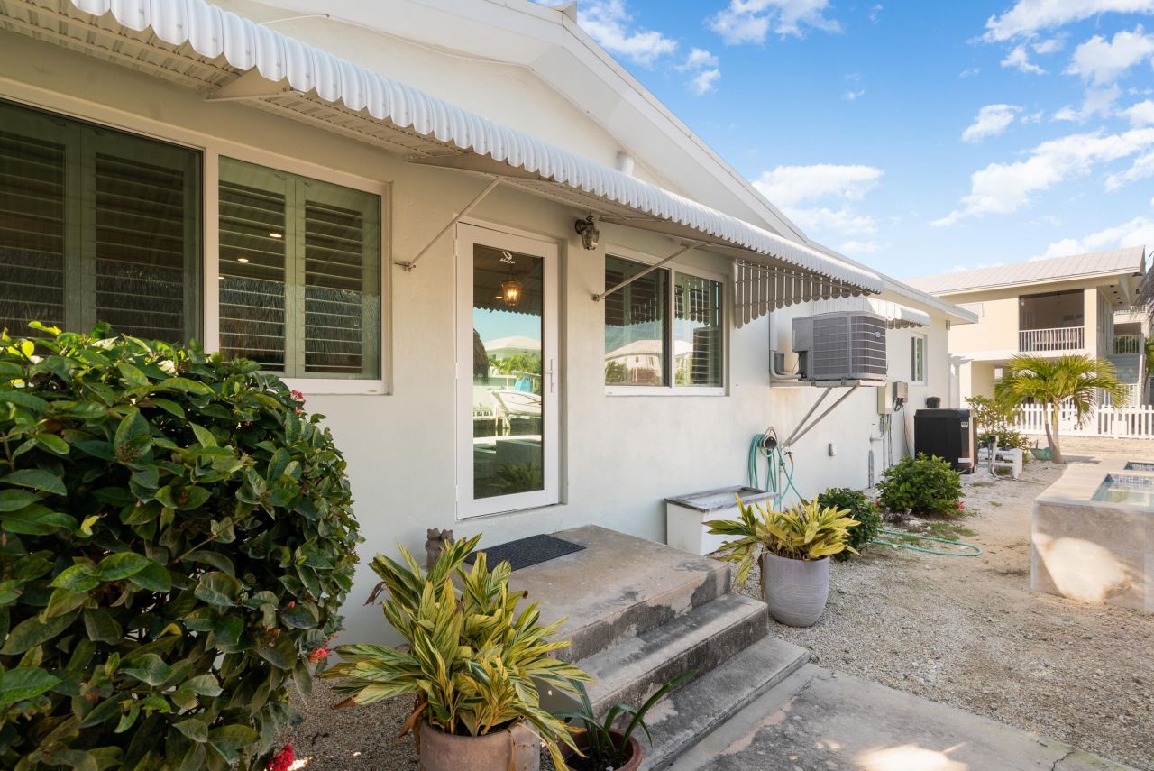 240 S Coconut Palm Boulevard, Tavernier, FL 33070 Photo