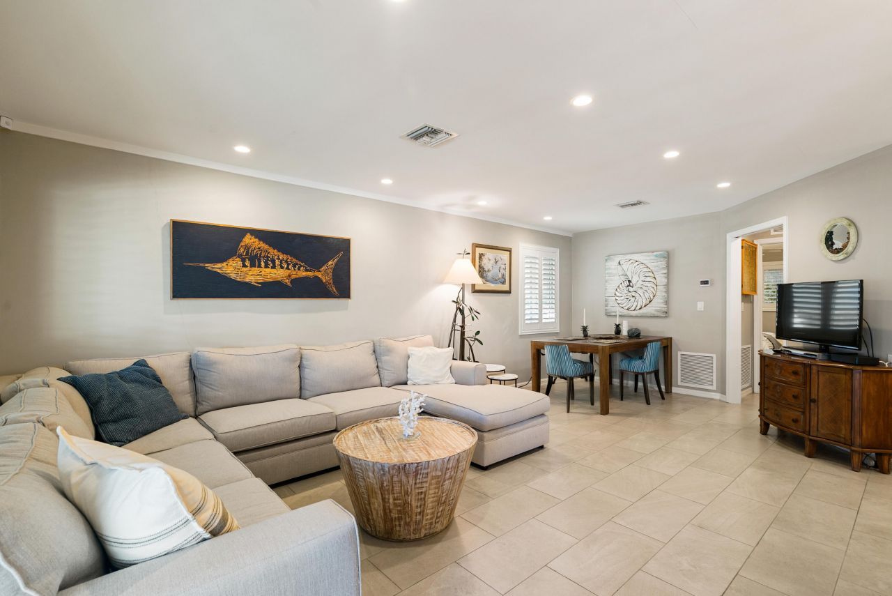 240 S Coconut Palm Boulevard, Tavernier, FL 33070 Photo