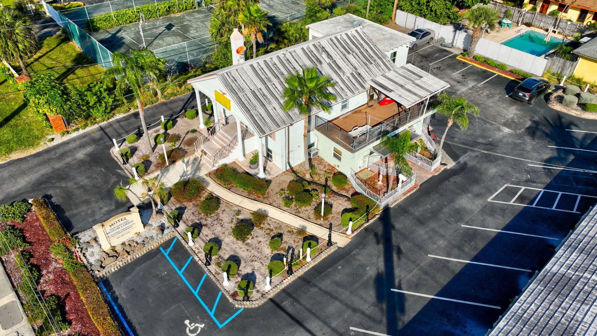 704 N Dixie Highway, Lantana, FL 33462 Photo