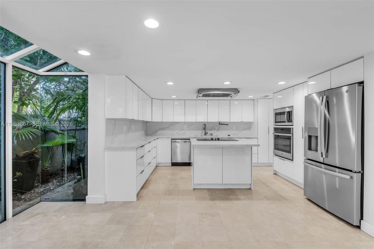 1769 Wa Kee Na Dr, Miami, FL 33133 Photo