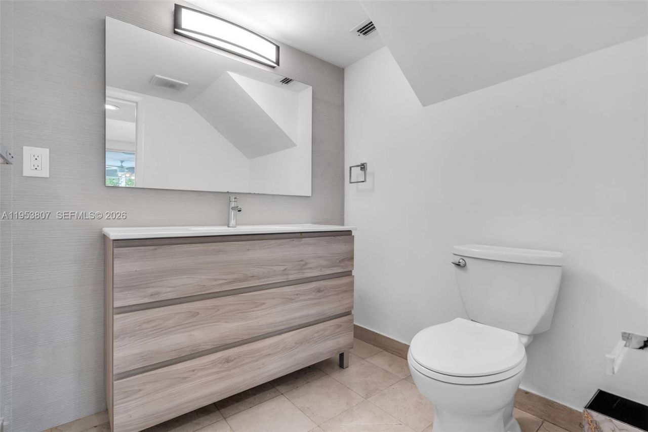 1769 Wa Kee Na Dr, Miami, FL 33133 Photo