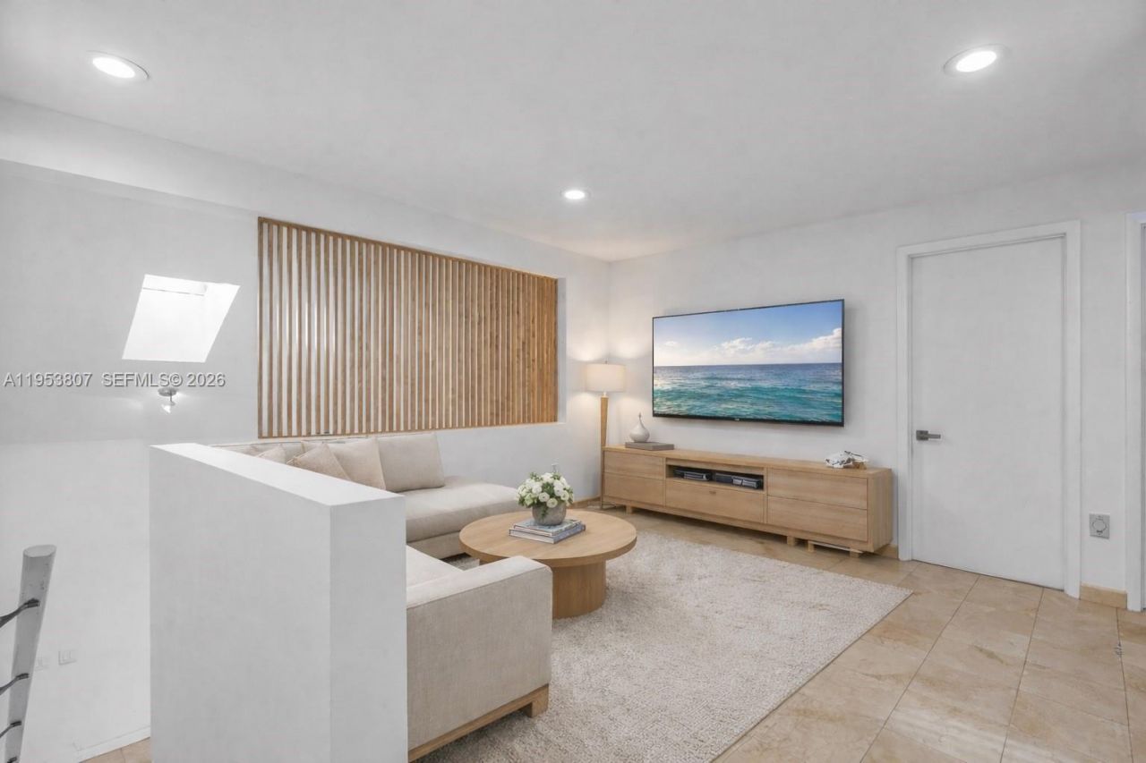 1769 Wa Kee Na Dr, Miami, FL 33133 Photo