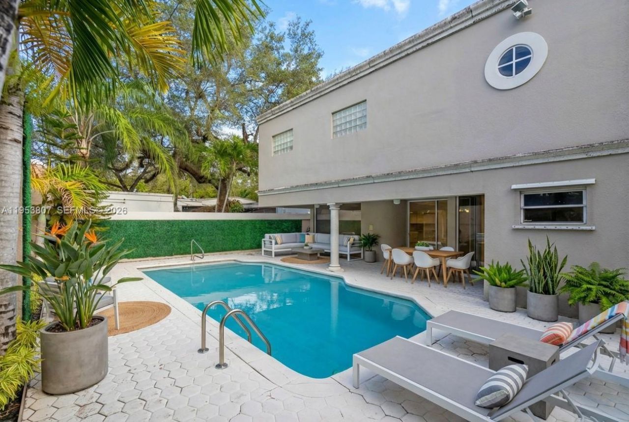 1769 Wa Kee Na Dr, Miami, FL 33133 Photo