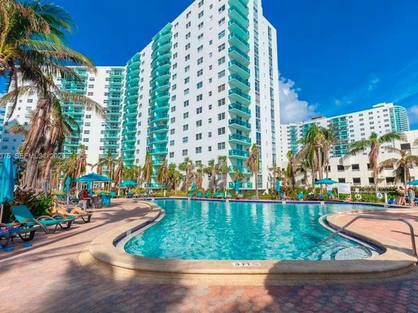 3901 S Ocean Dr, Unit PH16R, Hollywood, FL 33019