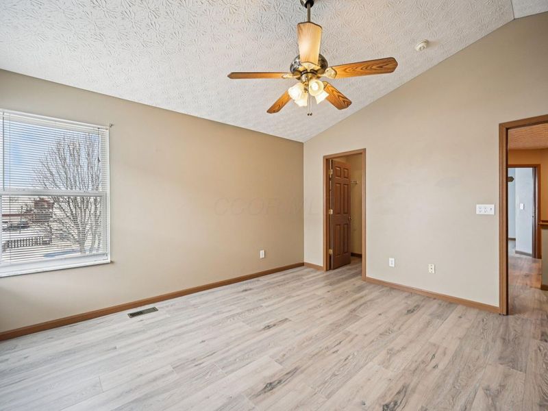 1088 Amherst Boulevard, London, OH 43140 Photo 16