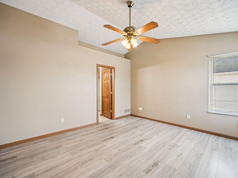 1088 Amherst Boulevard, London, OH 43140 Photo 17